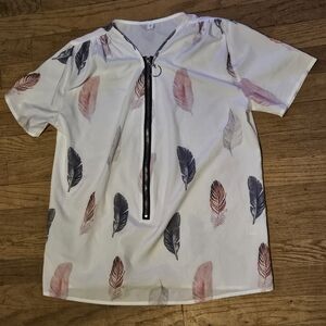 Women's Feather Print Short Sleeve Top